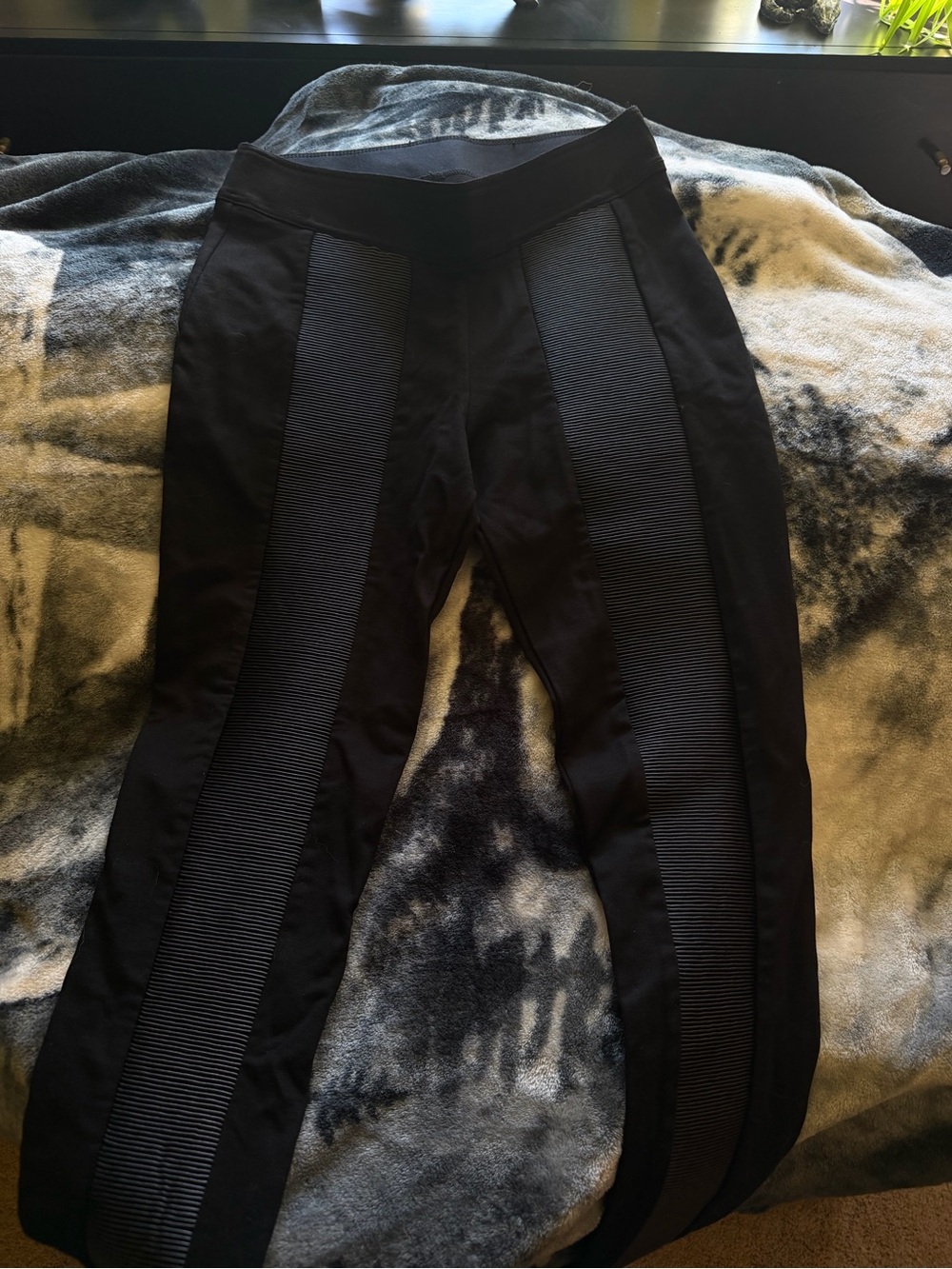 Peter Nygard Black Ribbed Pants